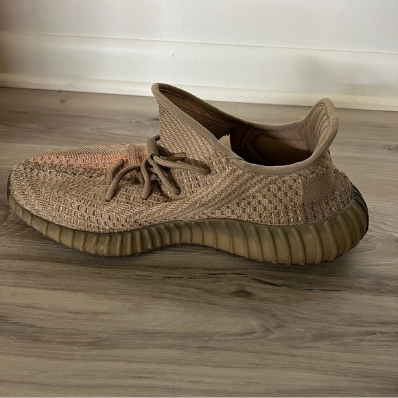 Yeezy Men’s Sneaker - Picture 5 of 7